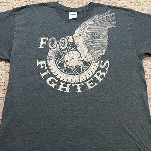 🎸 '10 Foo Fighters Band Wheels Track Lyrics Theme Unworn Thick Cotton Wings Tee